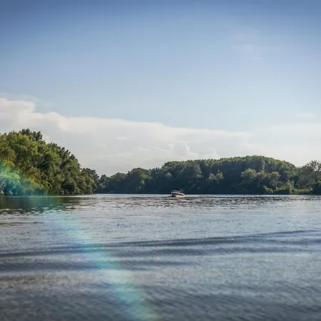Båthotell Lakohajo, Uszohaz - Tisza-to *
