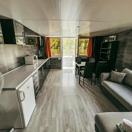 Bådhotel Lakohajo, Uszohaz - Tisza-to *
